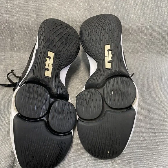 Nike Lebron Witness lV Black And White BV7427-001 Size 8.5 - Picture 9 of 9